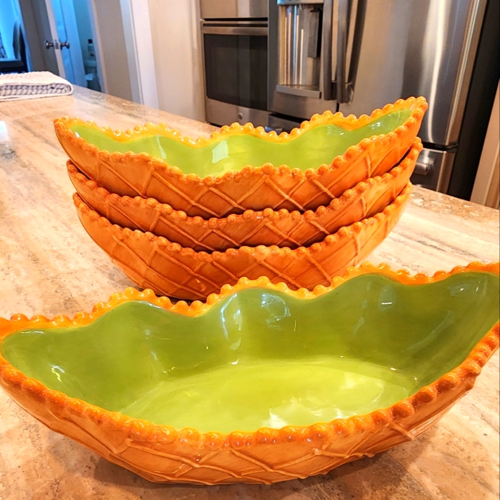 Ice Cream/desert Bowls. Set Of 4 By The MAIN Ingredients